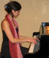 Dora Deliyska (Klavier)
