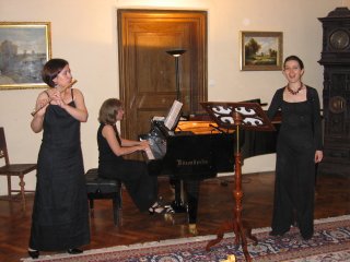 Milena Georgieva (Sopran), Joelle Bouffa (Klavier), Olivera Milovanovic (Flöte)